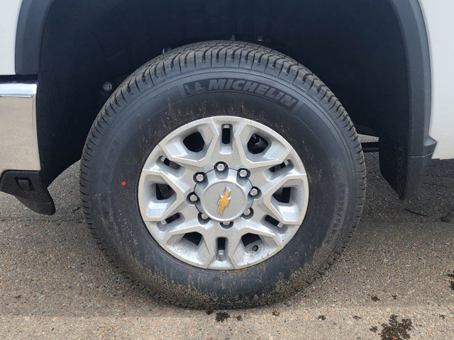 2025 Chevrolet Silverado 3500HD LT 8 FOOT BOX | SINGLE REAR WHEE in Cars & Trucks in St. Albert - Image 4