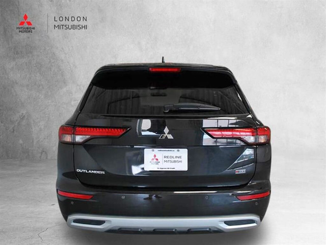  2022 Mitsubishi Outlander GT S-AWC in Cars & Trucks in London - Image 3