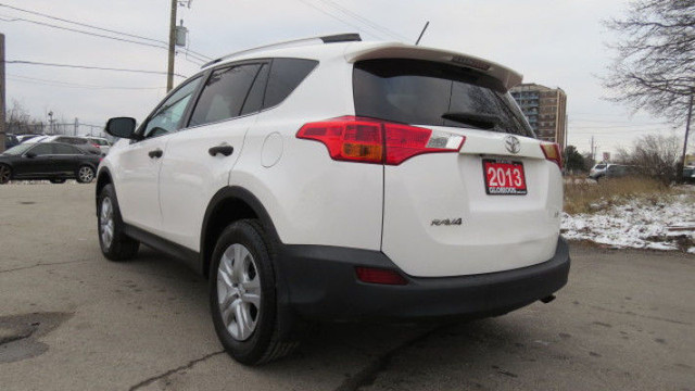 2013 Toyota RAV4 FWD 4dr in Cars & Trucks in Mississauga / Peel Region - Image 4