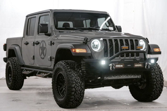 2020 Jeep Gladiator Sport S 4x4 for sale in Cars & Trucks in Red Deer