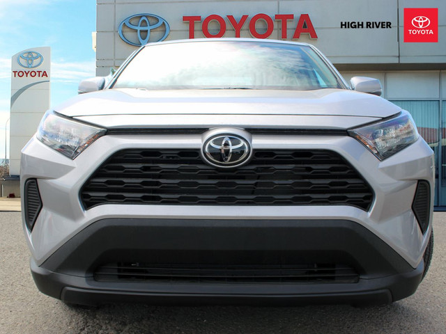 Toyota RAV4 XLE 2020 in Cars & Trucks in Calgary - Image 3