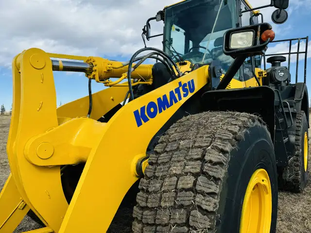 2016 Komatsu WA380-7 LOADER dans Équipement lourd dans Calgary - Image 10