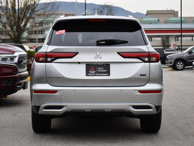 2024 Mitsubishi Outlander PHEV SEL - Panoramic Sunroof, Power Li in Cars & Trucks in Burnaby/New Westminster - Image 4
