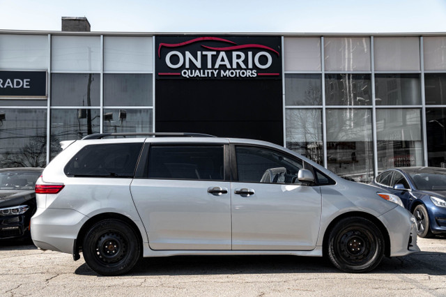 2020 Toyota Sienna CE | Clean CarFAX | Backup Camera in Cars & Trucks in Mississauga / Peel Region - Image 2