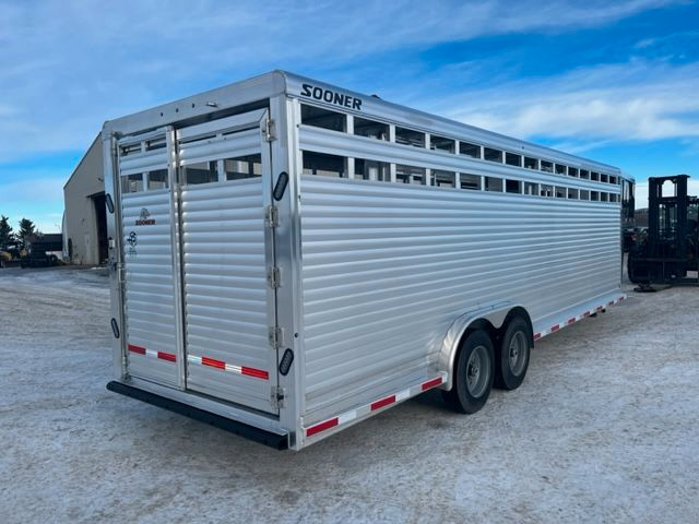 2023 Sooner Stock Gooseneck trailer 7'6 x 26' x 7'2 in Cargo & Utility Trailers in Calgary - Image 4
