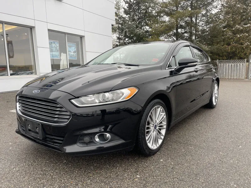 2016 Ford Fusion SE - Leather/Nav/Roof/Tech Pack/Loaded!!!!