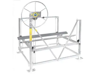 CARACTÉRISTIQUES Structure d?aluminium (alliage 6005/6061) Soudée au tig Boulonnerie en acier inoxyd...