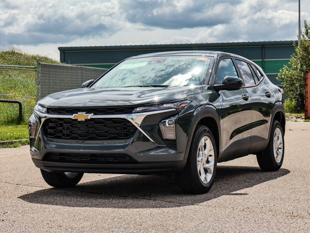 2025 Chevrolet Trax LS in Cars & Trucks in Strathcona County - Image 4