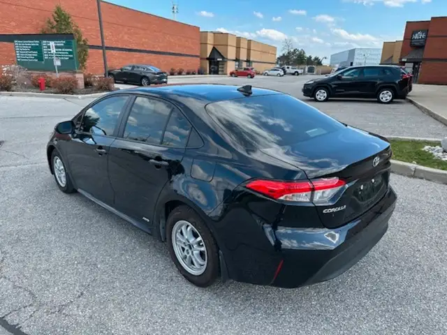 2023 Toyota Corolla Hybrid LE AWD Winter tire pkg Inc Certified  in Cars & Trucks in Mississauga / Peel Region - Image 8