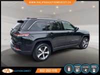 PHEV PLUG IN HYBRID ELECTRIC VEHICLE !ELECTRICITY & GASOLINE 4.2 Le/ 100KM COMBINED HWY/CITY.!ONLY 1... (image 5)