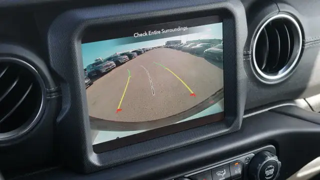 2019 Jeep Wrangler Unlimited Sahara 4x4 | Leather in Cars & Trucks in Guelph - Image 23