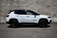 Low Mileage, Off-Road Package, Blind Spot Detection, Leather Seats, 4G Wi-Fi, Heated Steering Wheel!... (image 1)