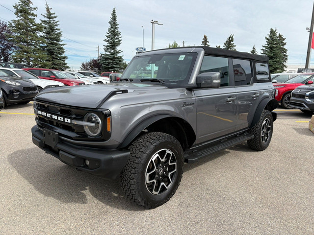 2021 Ford Bronco Outer Banks Low KM | Clean Carfax | Navigation in Cars & Trucks in Calgary - Image 3