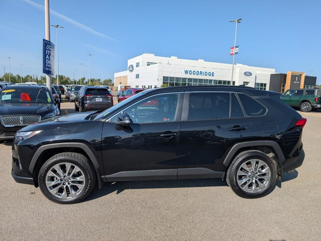 2024 Toyota RAV4 XLE 2.5L, ALL WHEEL DRIVE, NO ACCIDENTS, 2 KEYS in Cars & Trucks in Calgary - Image 2