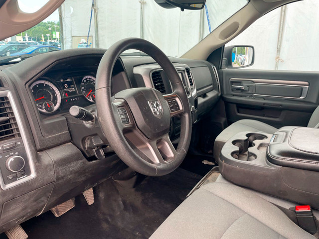 2023 Ram 1500 Classic SLT CREW 4X4 *DEM. DISTANCE* BLUETOOTH *HI in Cars & Trucks in Laurentides - Image 3