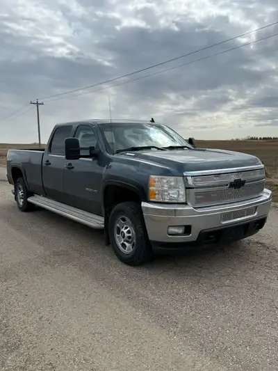 2011 Chevrolet Silverado 2500HD | Duramax Diesel | 8 Ft Box | $11,000 Looking for a reliable diesel...