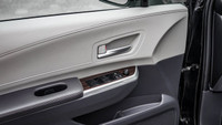 *Sunroof, Synthetic Leather Seats, Hybrid, Heated Seats, Heated Steering Wheel, Power Sliding Doors,... (image 8)
