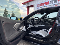 STINGRAY 3LT | REMOVABLE TOP | 6.2L V8 | WHITE LEATHER SEATS | Z51 PACKAGE | 70TH ANNIVERSARY EDITIO... (image 9)