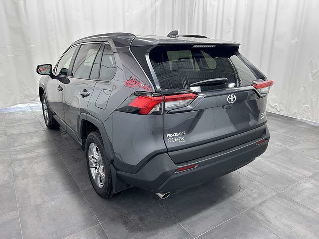 2023 Toyota RAV4 XLE AWD - TOIT OUVRANT - VOLANT CHAUFFANT - MAG in Cars & Trucks in Québec City - Image 4