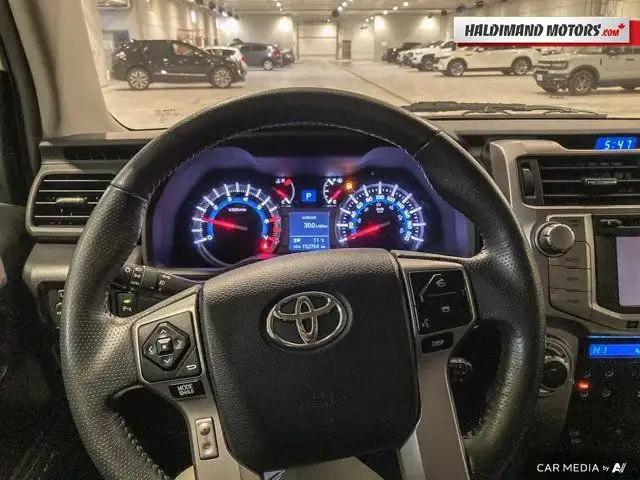 2019 Toyota 4Runner LIMITED in Cars & Trucks in Hamilton - Image 18