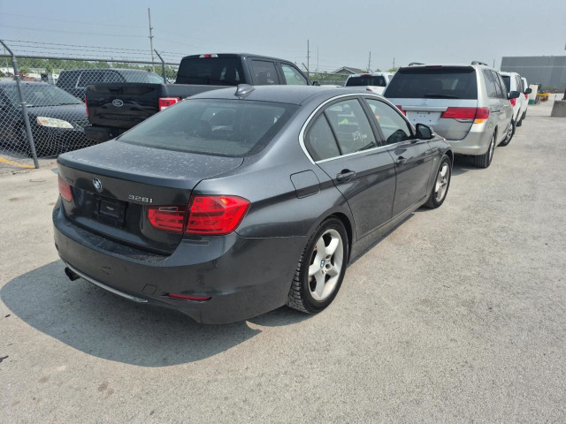 2013 BMW 3 Series 328 XI in Cars & Trucks in Barrie - Image 4