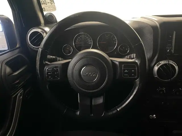 2014 Jeep WRANGLER UNLIMITED Sahara Unlimited**Without Navigatio in Cars & Trucks in Calgary - Image 14