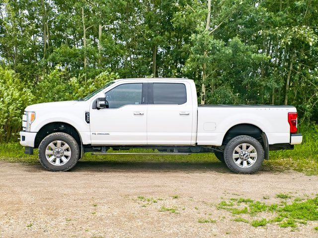 2017 Ford Super Duty F-350 SRW Platinum in Cars & Trucks in Edmonton - Image 4