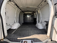2018 GMC Savana 2500 Cargo 4.3L V6 RWD 135in. WB for sale at Pacific Motors near Winnipeg, MB CLEAN... (image 4)