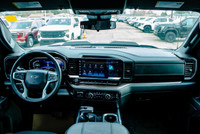 // ACCIDENT FREE!! // // SINGLE OWNER! // // EXCELLENT CONDITION! // 2024 Chevrolet Silverado 1500 4... (image 9)