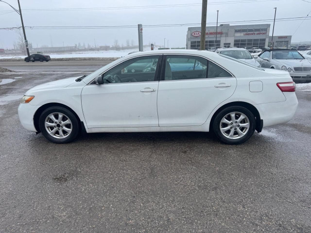2007 Toyota Camry LE, AUTO, 4CYL, ALLOYS, RELIABLE, GREAT SHAPE, in Cars & Trucks in London - Image 2