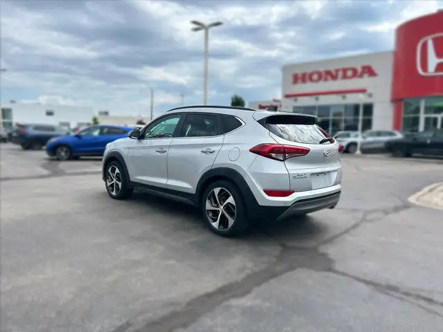 2016 Hyundai Tucson Limited | Winter Wheels in Cars & Trucks in Hamilton - Image 8