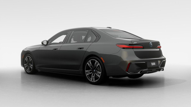 2025 BMW i7 xDrive60 | Premium | M Sport Shadowline | Portes in Cars & Trucks in City of Montréal - Image 2