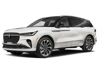The 2025 Nautilus is a new take on the midsize favourite Lincoln. The front end and signature grill...