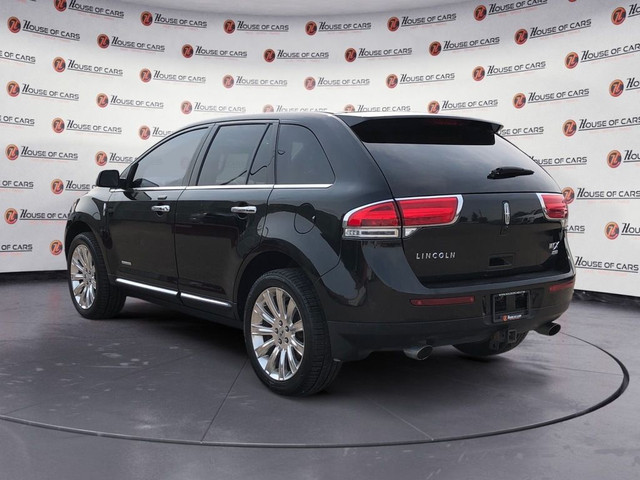 2011 Lincoln MKX Sunroof / Back up camera in Cars & Trucks in Calgary - Image 4