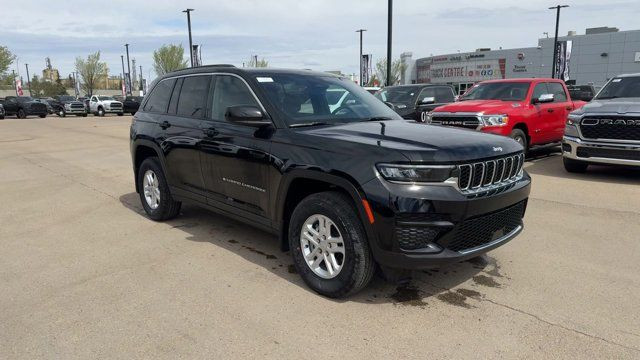 2024 Jeep Grand Cherokee Laredo | Sunroof | Remote Start in Cars & Trucks in Edmonton - Image 4