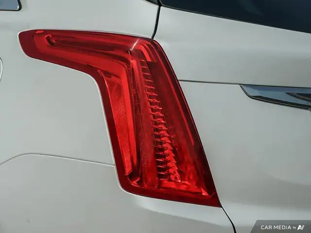 2017 Cadillac XT5 Luxury FWD | Sunroof | Navigation | Memory in Cars & Trucks in Windsor Region - Image 16
