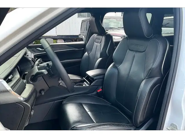 2023 Jeep Grand Cherokee L Overland 4x4 | Massage Seats | McInto in Cars & Trucks in Mississauga / Peel Region - Image 26