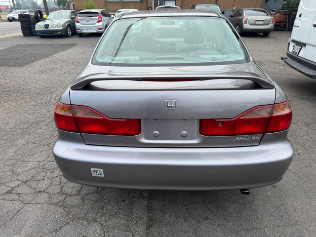 2000 Honda Accord EX Auto w/Leather in Cars & Trucks in Hamilton - Image 4