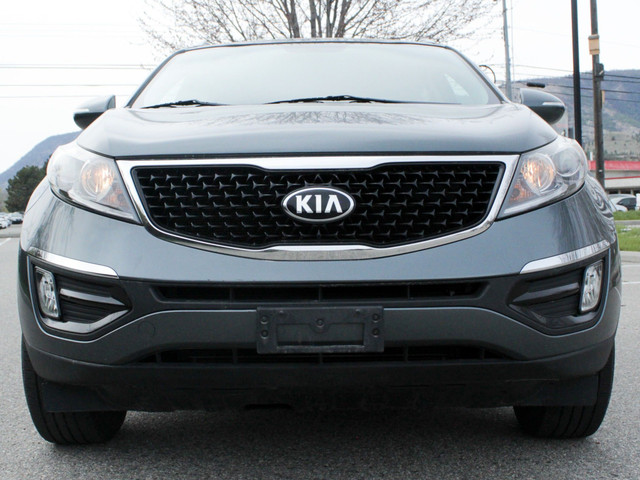 2014 Kia Sportage LX BC Vehicle - No Accidents - All-Wheel Dr... in Cars & Trucks in Penticton - Image 2