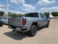 The Sierra AT4 is refined for rough country. Explore the rough and rutted trails in style and comfor... (image 8)