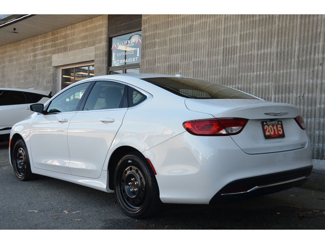 2015 Chrysler 200 Limited W/Backup Camera/Bluetooth/Heated Seats in Cars & Trucks in Burnaby/New Westminster - Image 4