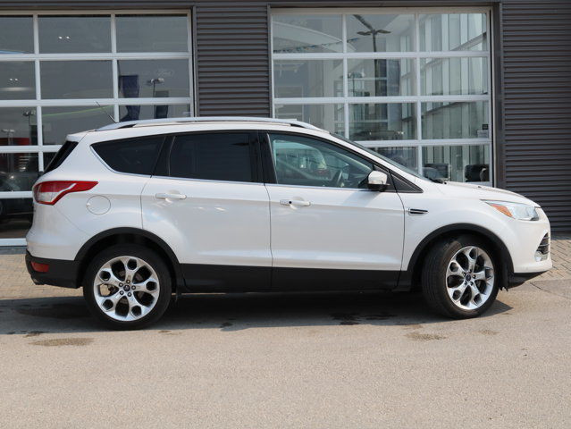 2016 Ford Escape Titanium LOW KM, CLEAN CARFAX, ONE OWNER in Cars & Trucks in Winnipeg - Image 2