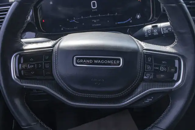 2022 Jeep Grand Wagoneer Obsidian in Cars & Trucks in Edmonton - Image 17