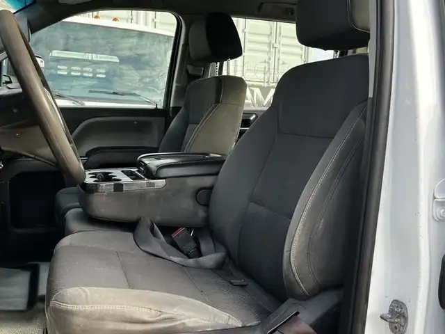 2017 gmc Sierra 3500HD 9 Foot Flat Deck 4WD in Heavy Trucks in Richmond - Image 33