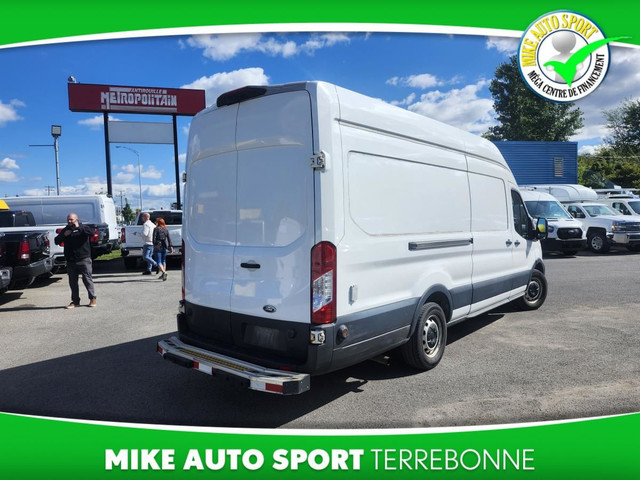 Ford Transit Cargo Van T-250 EL PA toit surélevé 148 po PNBV de  dans Autos et camions  à Laval/Rive Nord - Image 4