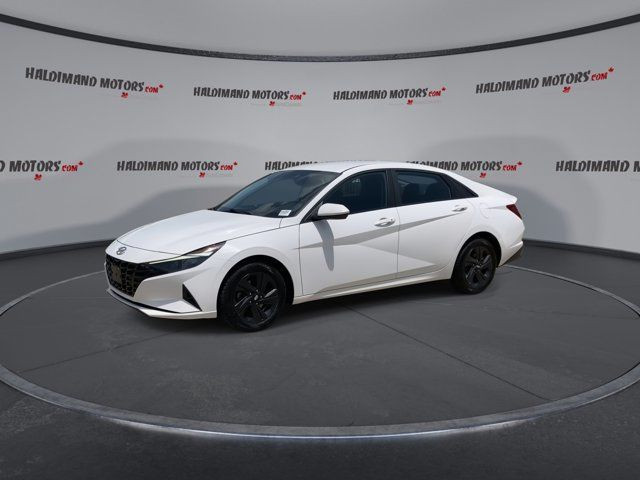 2022 Hyundai Elantra Preferred in Cars & Trucks in Hamilton - Image 4