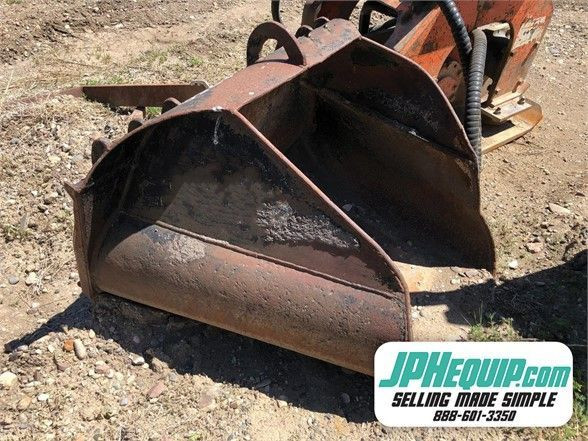SPADE GRAVEL SCOOP SKID STEER ATTACHMENT N/A in Heavy Equipment in Prince George