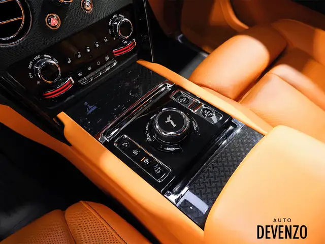 2022 Rolls-Royce Cullinan Black Badge / Mandarin Interior / Shoo in Cars & Trucks in Laval / North Shore - Image 27