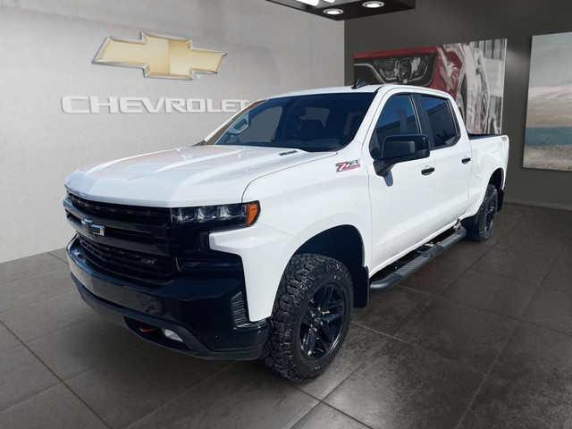 2022 Chevrolet Silverado 1500 LTD LT TRAIL BOSS CREW CAB 4WD in Cars & Trucks in Saint-Hyacinthe