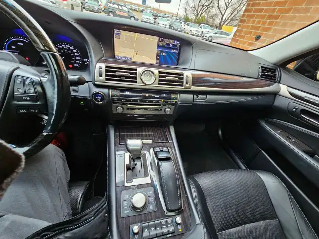 2014 Lexus LS 600H AWD-NAVI-MASSAGE SEAT-DVD- LWB in Cars & Trucks in Oakville / Halton Region - Image 21